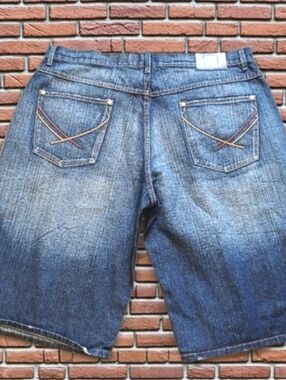 NWOT CUBE denim shorts(42)